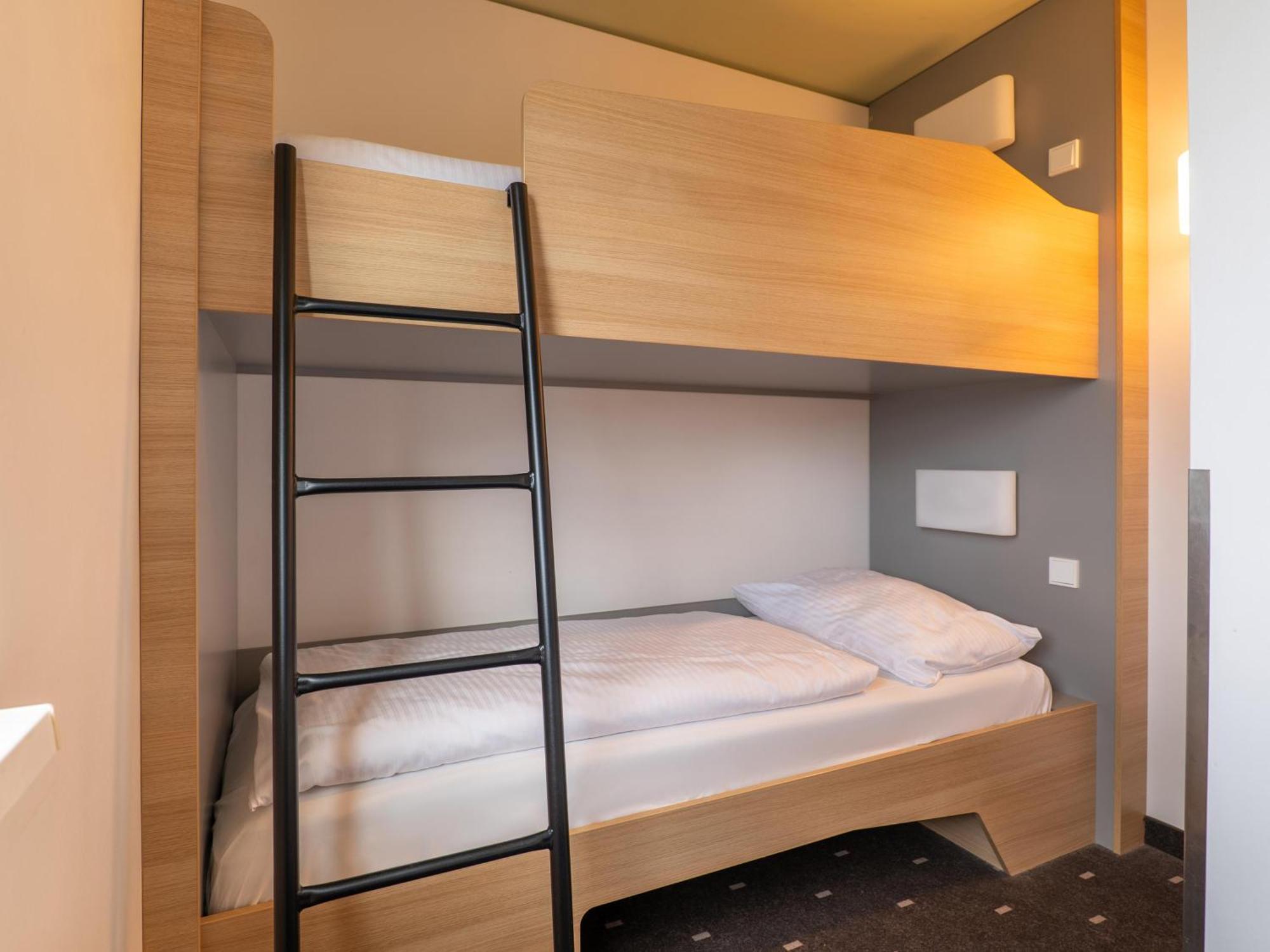 B&B Hotel Stuttgart-Airport/Messe 外观 照片